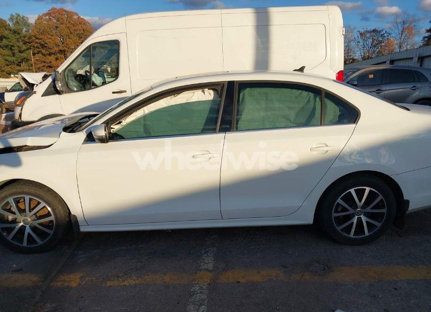 Photo 14 of 2017 Volkswagen Jetta 1.4T SE (VIN 3VWDB7AJXHM335123)