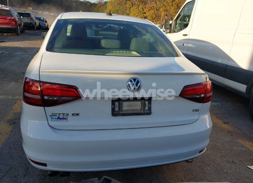 Photo 16 of 2017 Volkswagen Jetta 1.4T SE (VIN 3VWDB7AJXHM335123)