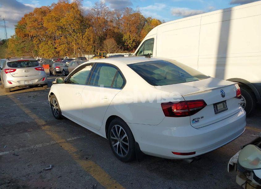 Photo 3 of 2017 Volkswagen Jetta 1.4T SE (VIN 3VWDB7AJXHM335123)