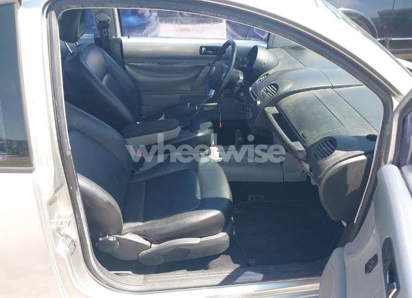 Photo 5 of 2001 Volkswagen New BEETLE GLX (VIN 3VWDC21CX1M414377)