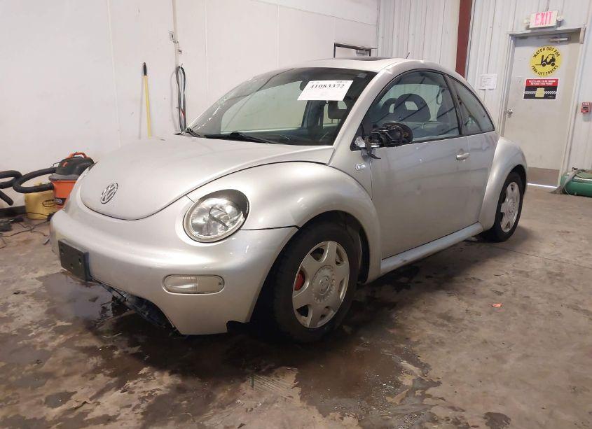 Photo 2 of 2001 Volkswagen New BEETLE GLX (VIN 3VWDD21C11M440783)