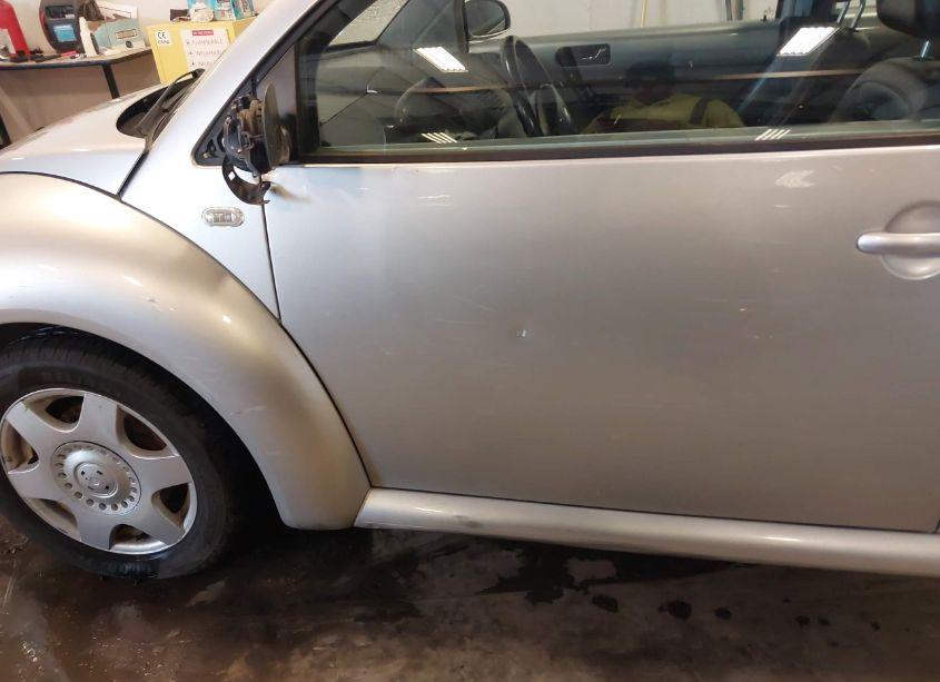 Photo 21 of 2001 Volkswagen New BEETLE GLX (VIN 3VWDD21C11M440783)