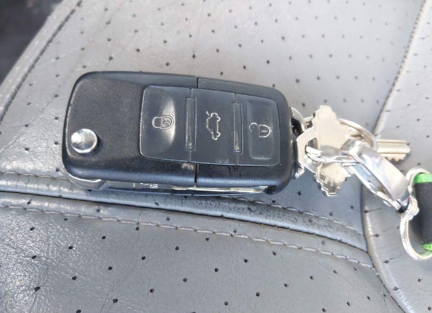 Photo 11 of 2001 Volkswagen New BEETLE GLX (VIN 3VWDD21C21M453705)