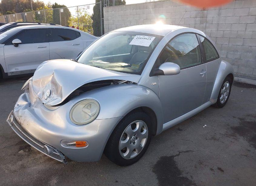 Photo 2 of 2002 Volkswagen New BEETLE GLX (VIN 3VWDD21C32M423677)