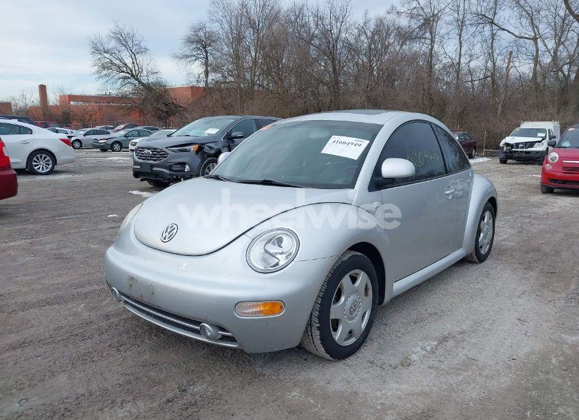 Photo 2 of 2000 Volkswagen New BEETLE GLX (VIN 3VWDD21C4YM426323)