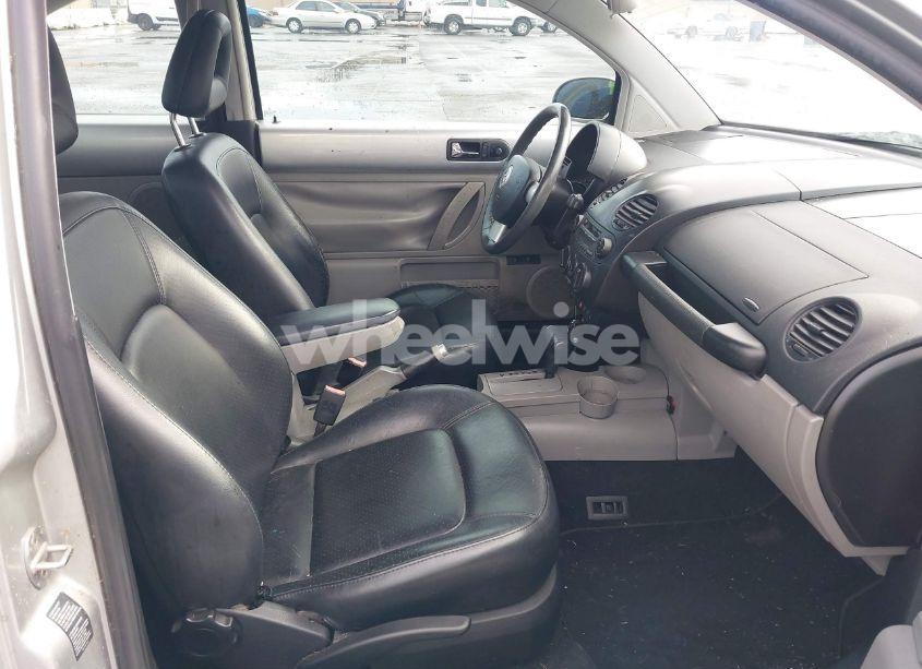 Photo 5 of 2001 Volkswagen New BEETLE GLX (VIN 3VWDD21C61M439550)