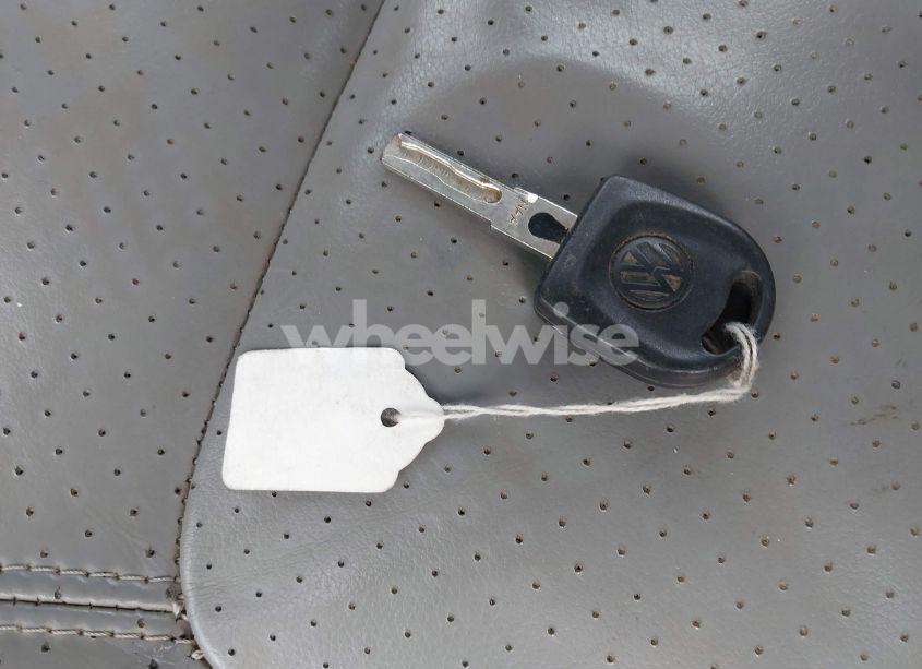 Photo 11 of 2001 Volkswagen New BEETLE GLX (VIN 3VWDD21C81M443163)