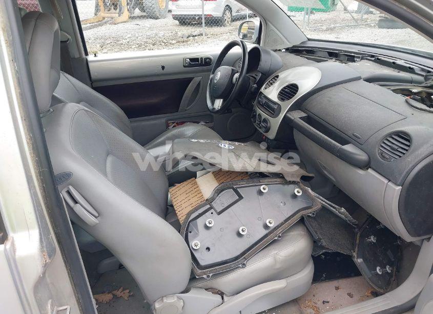 Photo 5 of 2001 Volkswagen New BEETLE GLX (VIN 3VWDD21C81M443163)