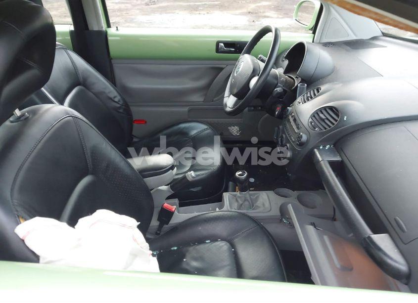 Photo 5 of 2001 Volkswagen New BEETLE GLX (VIN 3VWDD21C81M461520)
