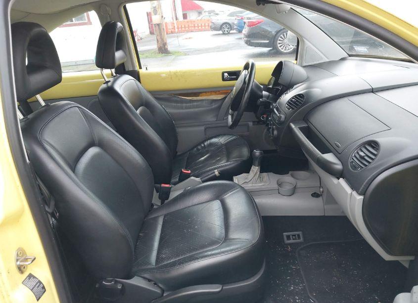 Photo 5 of 2000 Volkswagen New BEETLE GLX (VIN 3VWDD21C8YM429354)