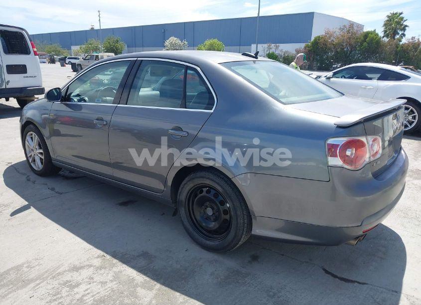 Photo 3 of 2005 Volkswagen Jetta 2.5 (VIN 3VWDG71K15M638359)