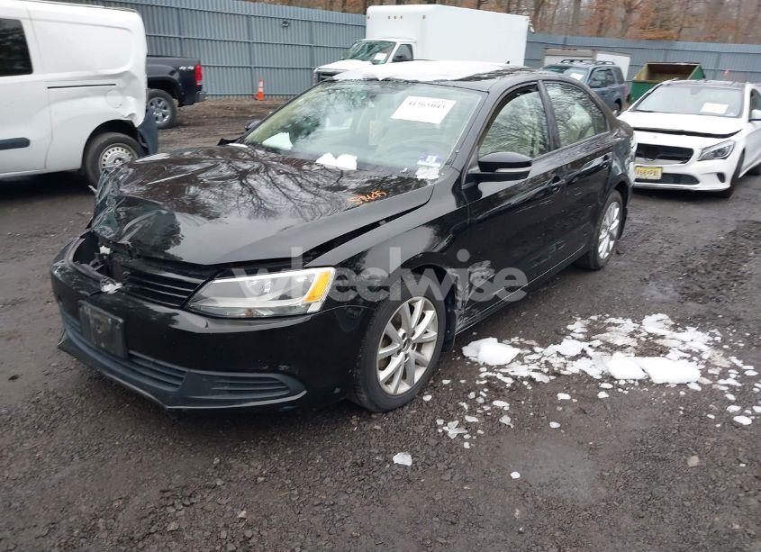 Photo 2 of 2012 Volkswagen Jetta 2.5L SE (VIN 3VWDP7AJ0CM068889)