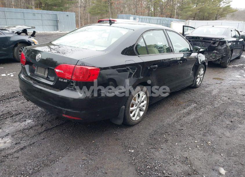 Photo 4 of 2012 Volkswagen Jetta 2.5L SE (VIN 3VWDP7AJ0CM068889)