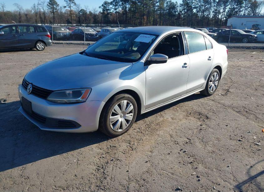 Photo 2 of 2012 Volkswagen Jetta 2.5L SE (VIN 3VWDP7AJ0CM130386)