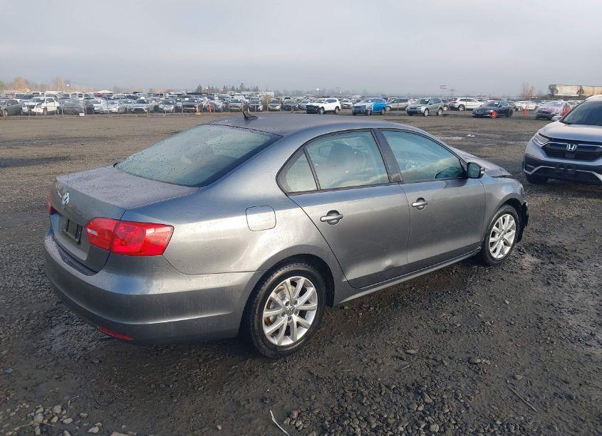 Photo 4 of 2012 Volkswagen Jetta 2.5L SE (VIN 3VWDP7AJ0CM302464)