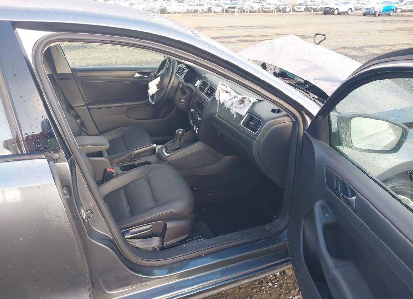 Photo 5 of 2012 Volkswagen Jetta 2.5L SE (VIN 3VWDP7AJ0CM302464)