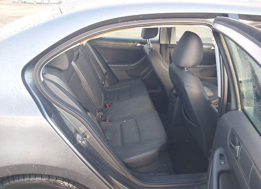 Photo 8 of 2012 Volkswagen Jetta 2.5L SE (VIN 3VWDP7AJ0CM302464)