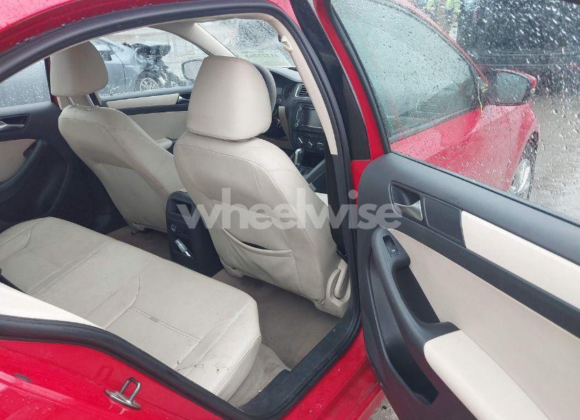 Photo 8 of 2012 Volkswagen Jetta 2.5L SE (VIN 3VWDP7AJ0CM303372)