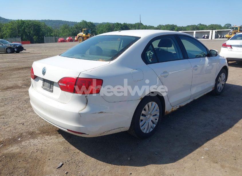 Photo 4 of 2012 Volkswagen Jetta 2.5L SE (VIN 3VWDP7AJ0CM306577)