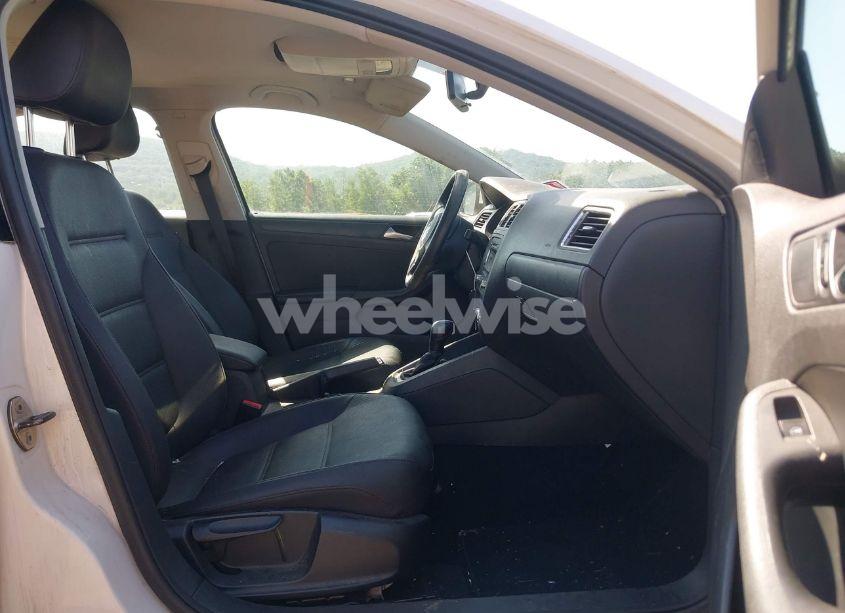 Photo 5 of 2012 Volkswagen Jetta 2.5L SE (VIN 3VWDP7AJ0CM306577)