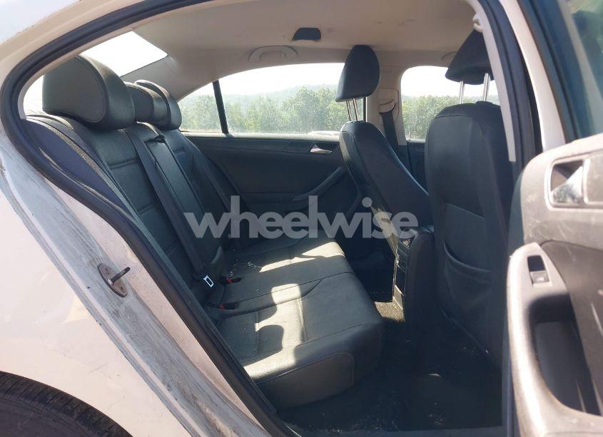 Photo 8 of 2012 Volkswagen Jetta 2.5L SE (VIN 3VWDP7AJ0CM306577)