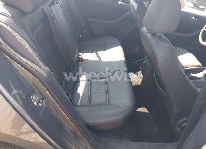 Photo 8 of 2012 Volkswagen Jetta 2.5L SE (VIN 3VWDP7AJ0CM309754)