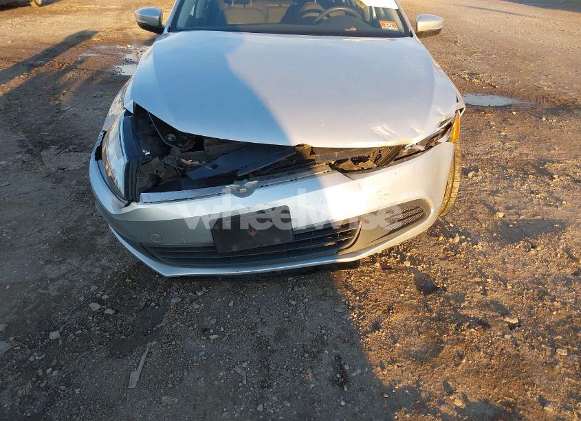 Photo 6 of 2012 Volkswagen Jetta 2.5L SE (VIN 3VWDP7AJ0CM339613)