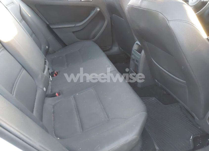 Photo 8 of 2012 Volkswagen Jetta 2.5L SE (VIN 3VWDP7AJ0CM339613)