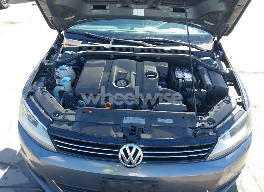 Photo 10 of 2012 Volkswagen Jetta 2.5L SE (VIN 3VWDP7AJ0CM401950)
