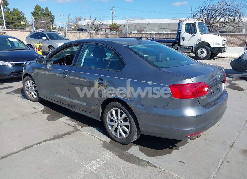 Photo 3 of 2012 Volkswagen Jetta 2.5L SE (VIN 3VWDP7AJ0CM401950)