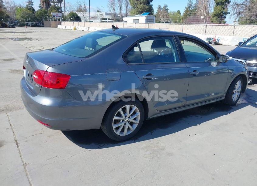 Photo 4 of 2012 Volkswagen Jetta 2.5L SE (VIN 3VWDP7AJ0CM401950)