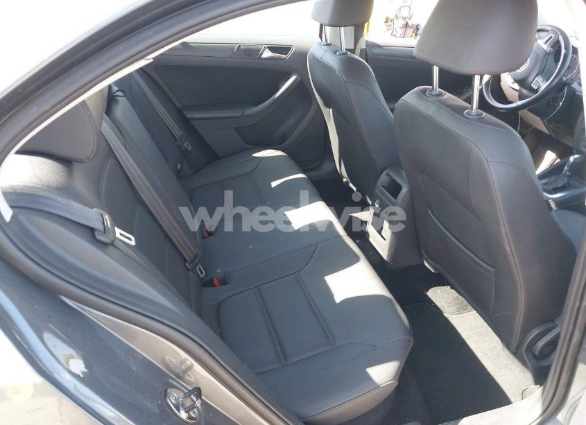 Photo 8 of 2012 Volkswagen Jetta 2.5L SE (VIN 3VWDP7AJ0CM401950)