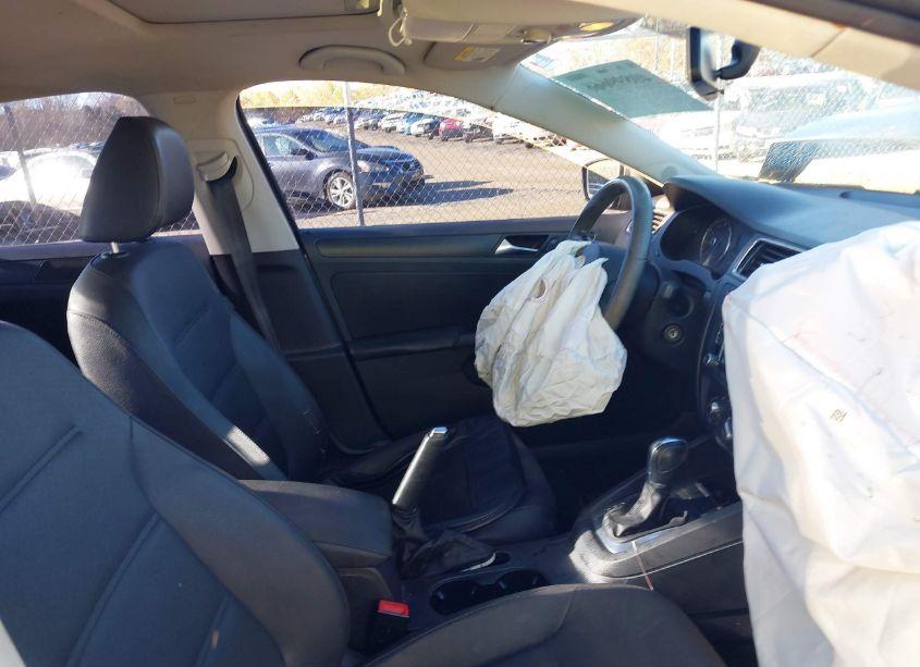 Photo 5 of 2012 Volkswagen Jetta 2.5L SE (VIN 3VWDP7AJ0CM418750)