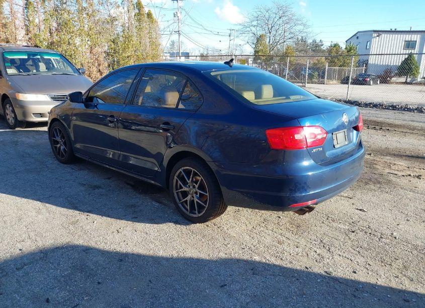 Photo 3 of 2012 Volkswagen Jetta 2.5L SE (VIN 3VWDP7AJ0CM468774)