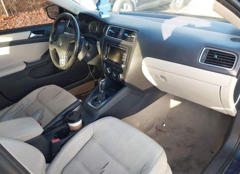 Photo 5 of 2012 Volkswagen Jetta 2.5L SE (VIN 3VWDP7AJ0CM468774)