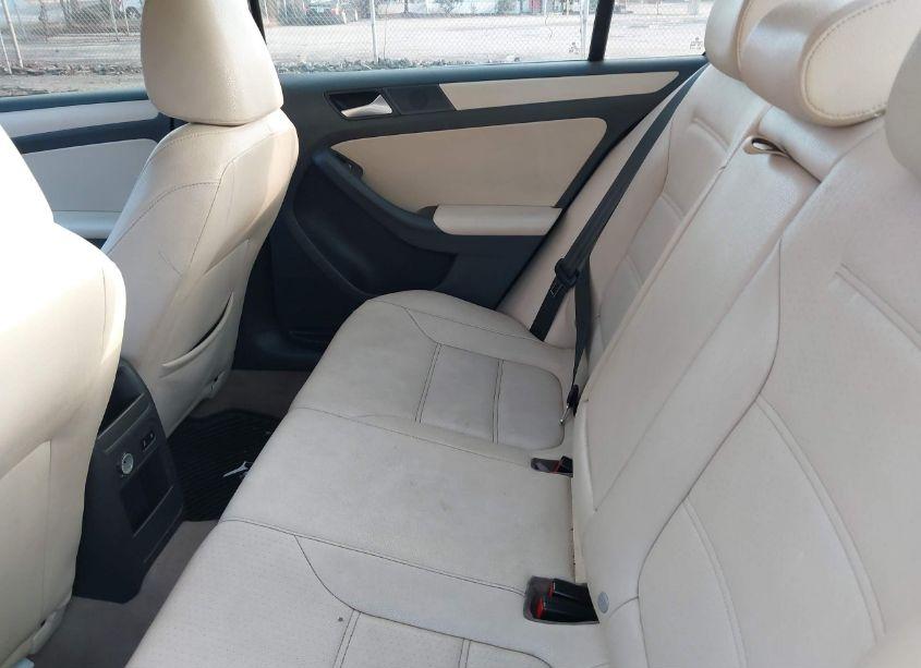 Photo 8 of 2012 Volkswagen Jetta 2.5L SE (VIN 3VWDP7AJ0CM468774)