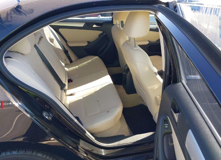 Photo 8 of 2013 Volkswagen Jetta 2.5L SE (VIN 3VWDP7AJ0DM249489)
