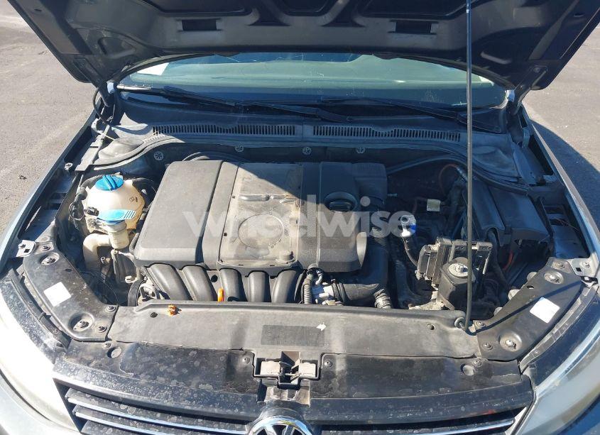 Photo 10 of 2013 Volkswagen Jetta 2.5L SE (VIN 3VWDP7AJ0DM253879)