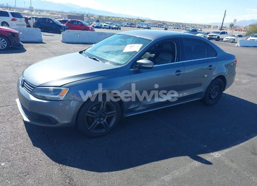 Photo 13 of 2013 Volkswagen Jetta 2.5L SE (VIN 3VWDP7AJ0DM253879)