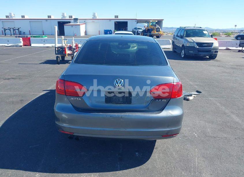 Photo 14 of 2013 Volkswagen Jetta 2.5L SE (VIN 3VWDP7AJ0DM253879)