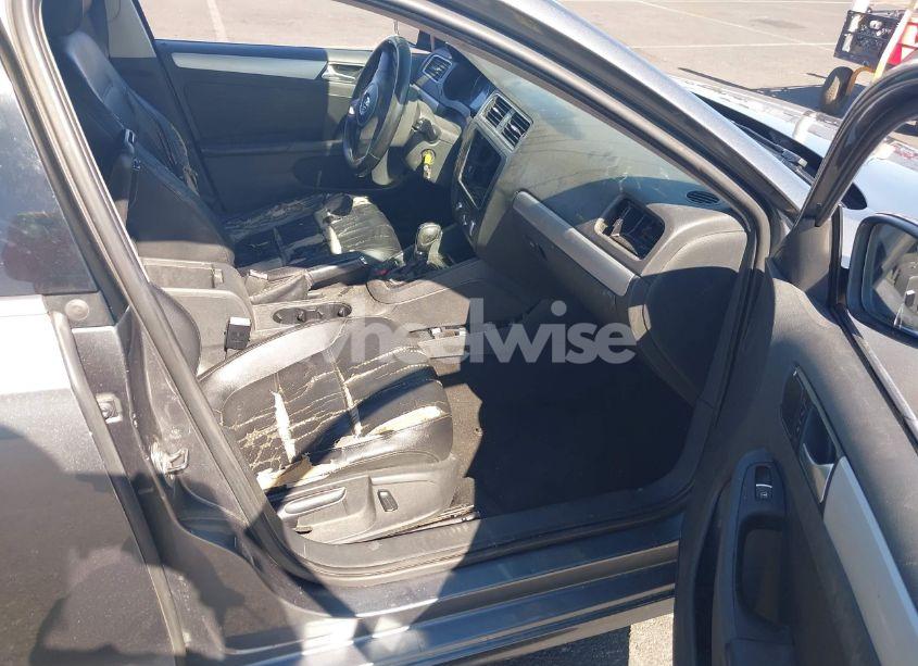 Photo 5 of 2013 Volkswagen Jetta 2.5L SE (VIN 3VWDP7AJ0DM253879)