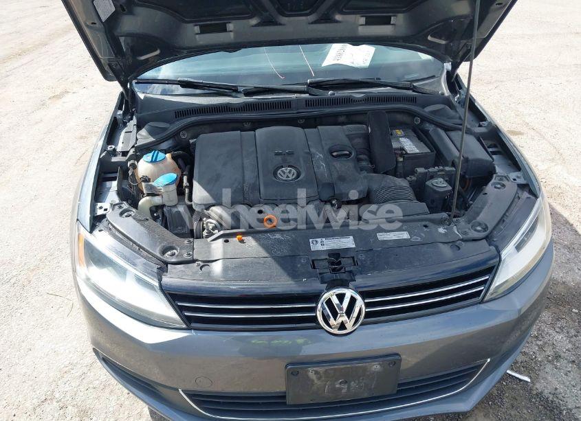 Photo 10 of 2013 Volkswagen Jetta 2.5L SE (VIN 3VWDP7AJ0DM280614)