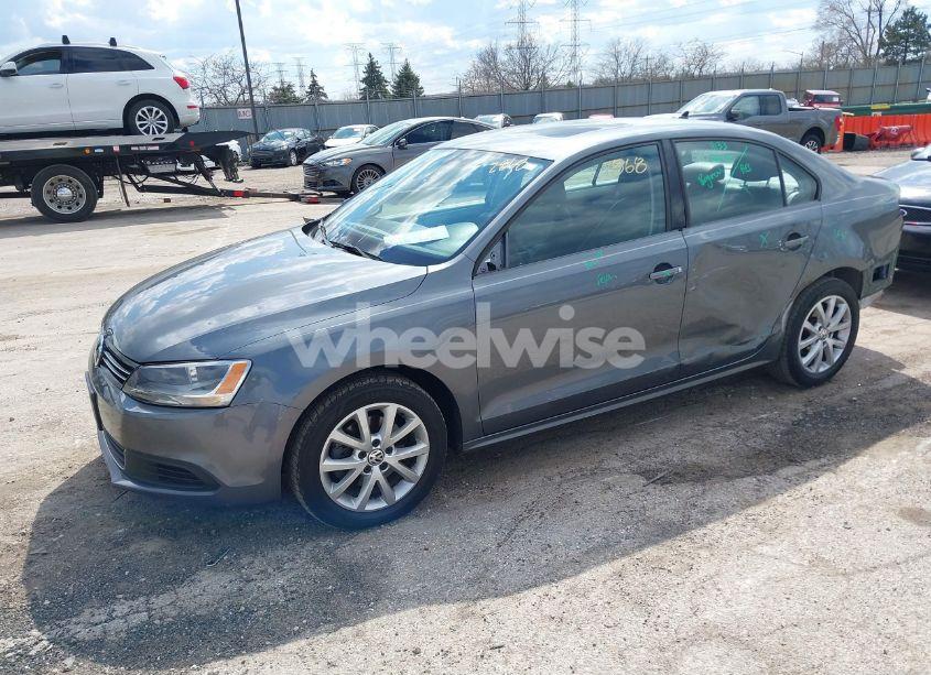 Photo 2 of 2013 Volkswagen Jetta 2.5L SE (VIN 3VWDP7AJ0DM280614)