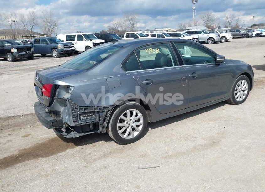 Photo 4 of 2013 Volkswagen Jetta 2.5L SE (VIN 3VWDP7AJ0DM280614)