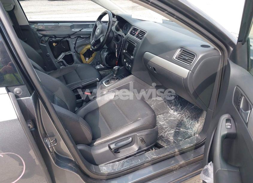 Photo 5 of 2013 Volkswagen Jetta 2.5L SE (VIN 3VWDP7AJ0DM280614)