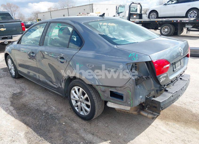 Photo 6 of 2013 Volkswagen Jetta 2.5L SE (VIN 3VWDP7AJ0DM280614)