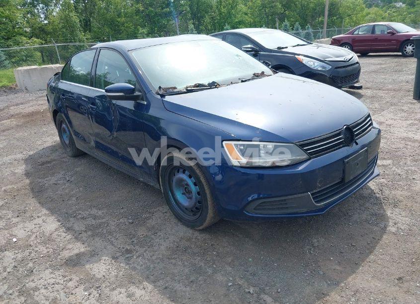 2013 Volkswagen Jetta 2.5L SE (VIN 3VWDP7AJ0DM292598) main photo