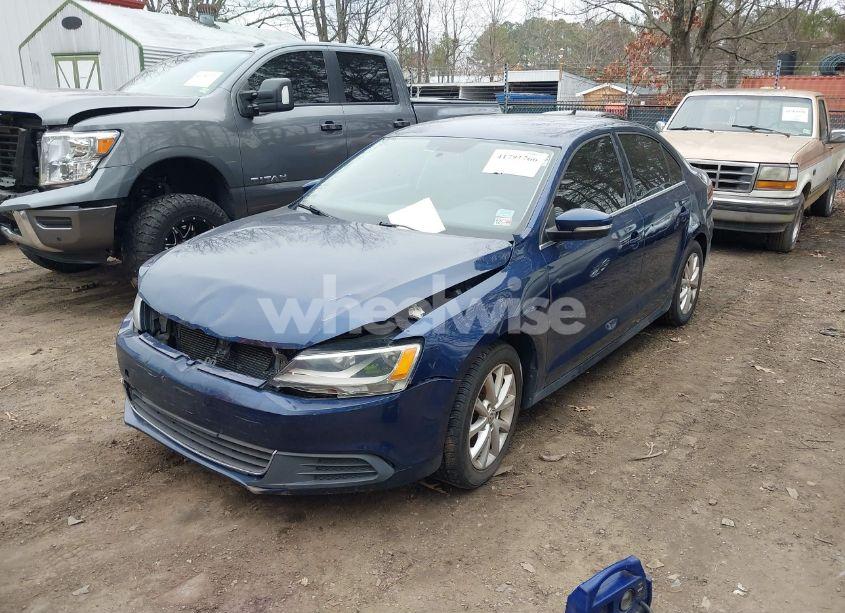 Photo 2 of 2013 Volkswagen Jetta 2.5L SE (VIN 3VWDP7AJ0DM295226)