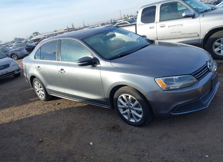 2013 Volkswagen Jetta 2.5L SE (VIN 3VWDP7AJ0DM350693) main photo