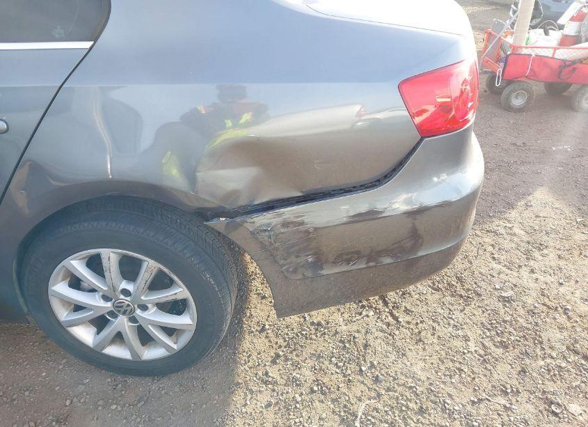 Photo 5 of 2013 Volkswagen Jetta 2.5L SE (VIN 3VWDP7AJ0DM350693)